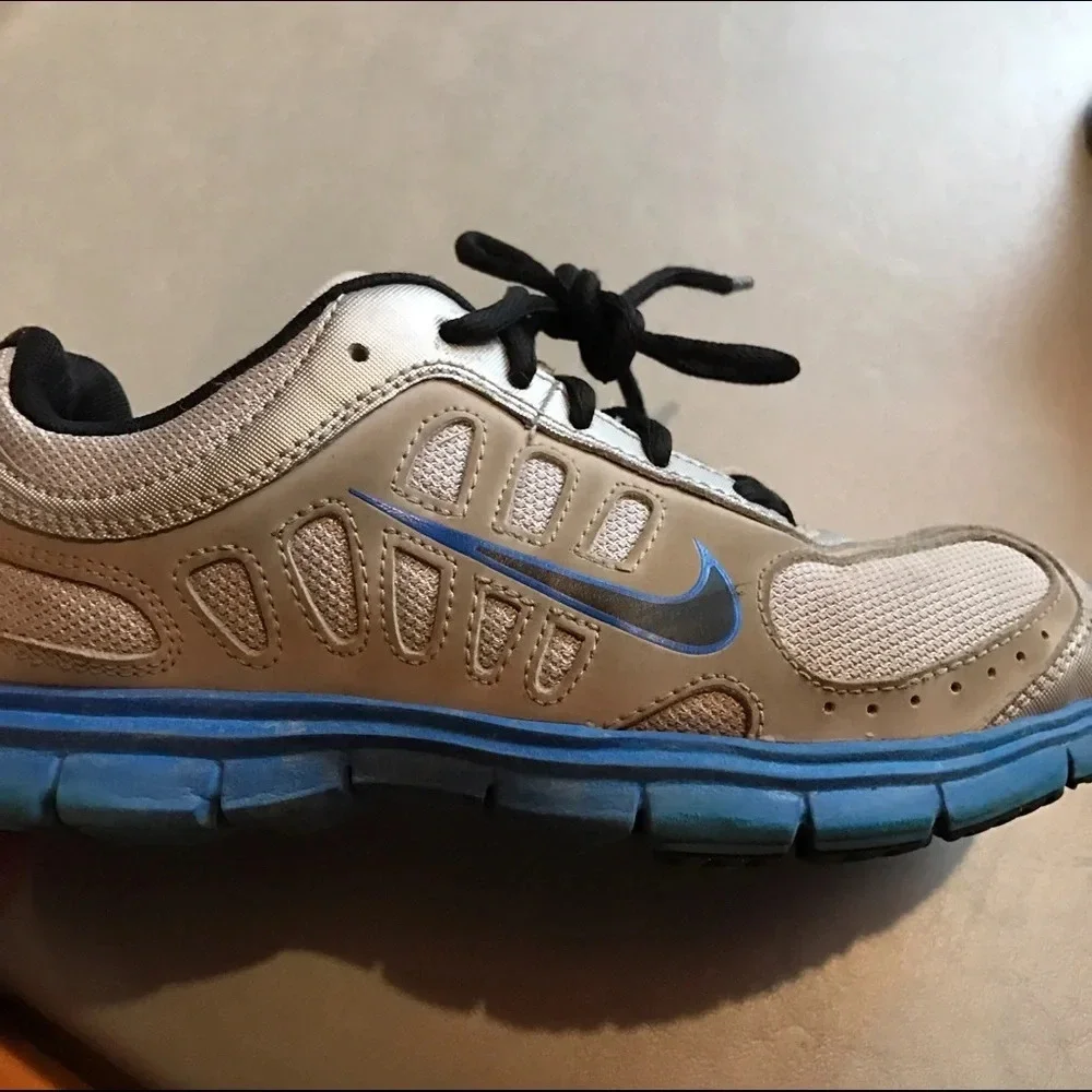 Grey/Silver Nike Kids Tennis Shoes Size 3.5 Y